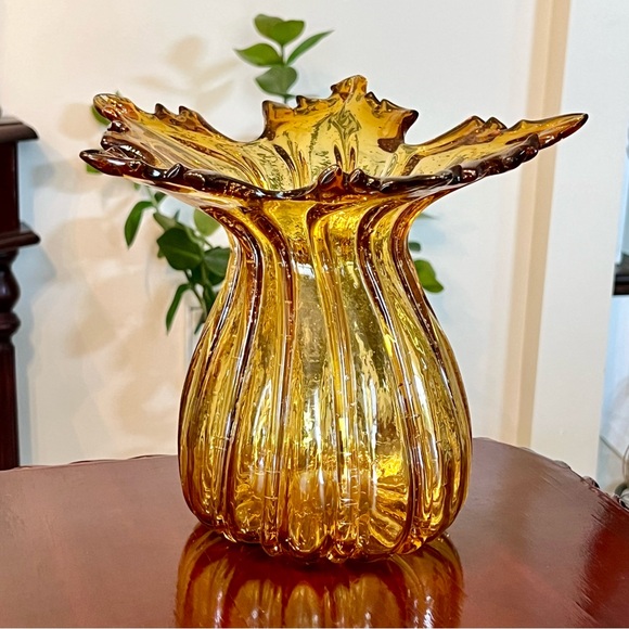 VTG Stretch Glass Vase Amber Ribbed Body Sunburst Flared Mouth Hand Blown 1960s - Picture 2 of 11